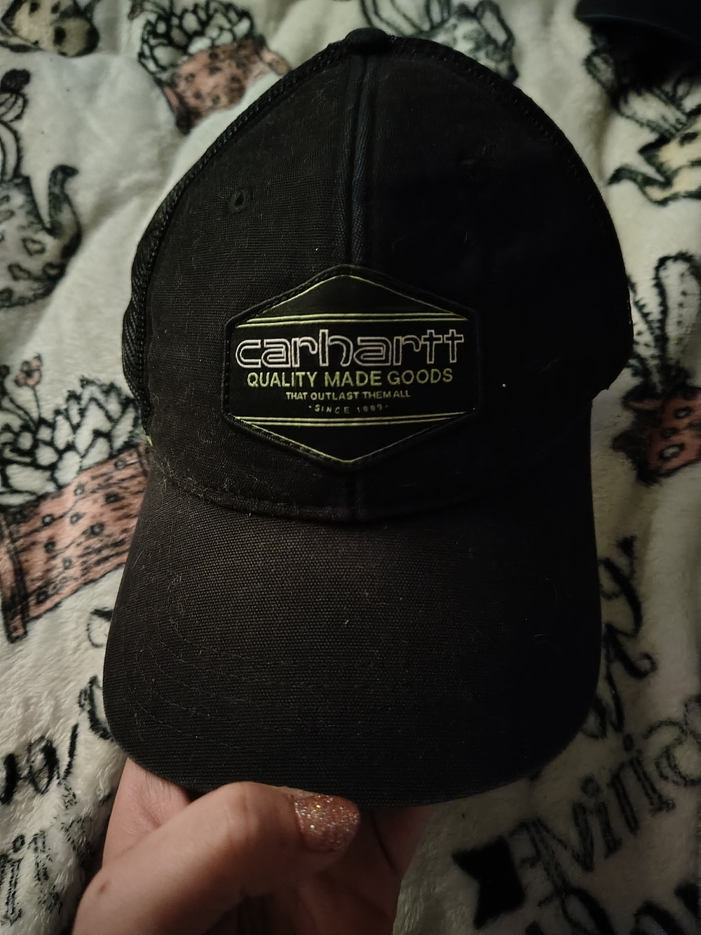 Carhartt Men's Black Hat For Sale!